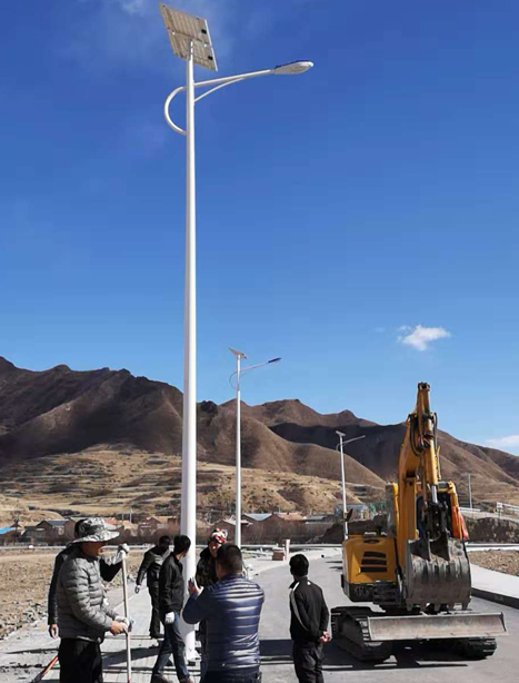 甘南碌曲10米金川太阳能路灯项目